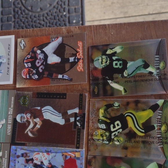 Assorted Football Trading Cards Set - Picture 2 of 6